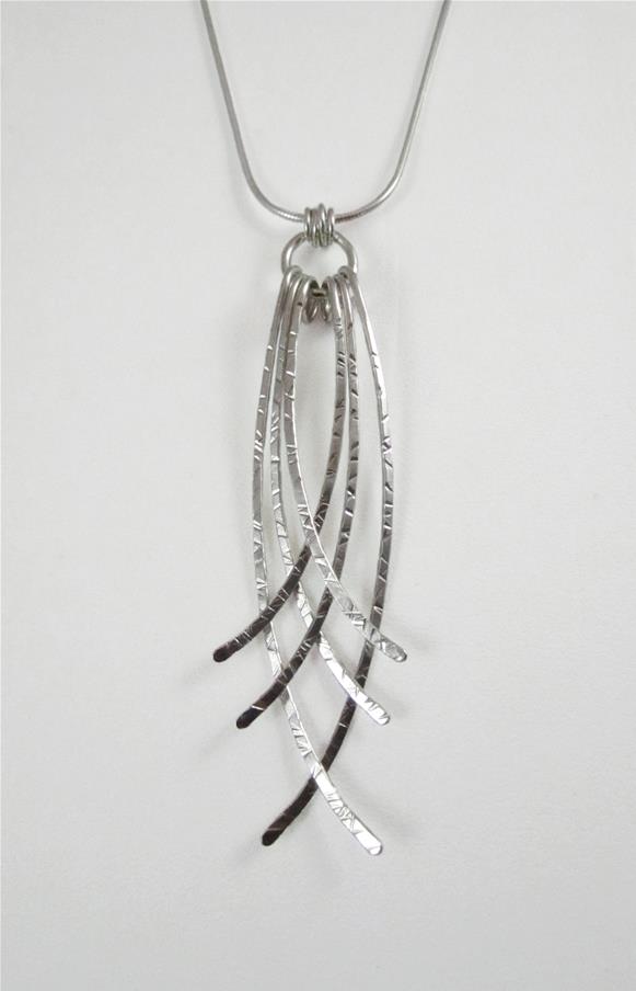 Crossed hammered wire pendant